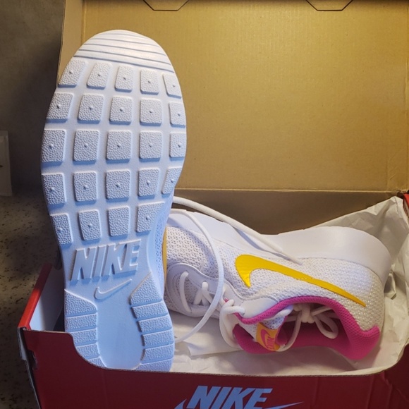 Nike Tanjun - Picture 4 of 4